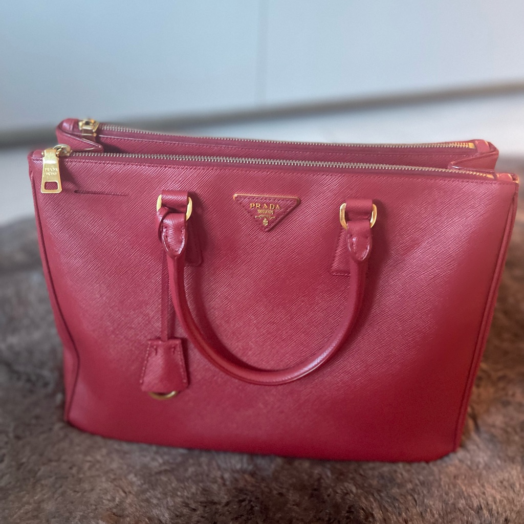 Prada Autenthic